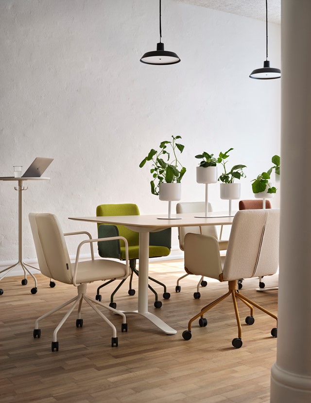 Bolero_armchairs_on_casters.jpg